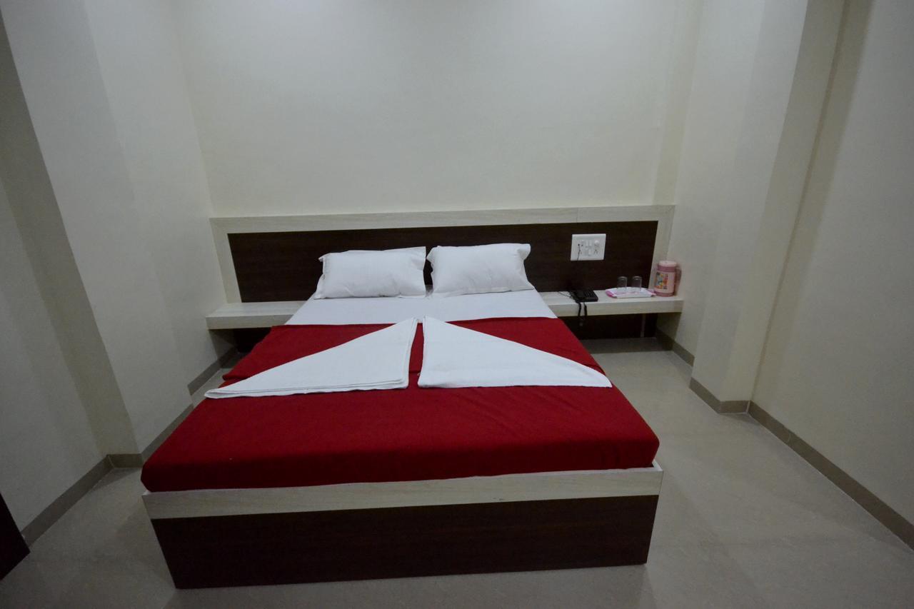 Hotel S S Palace Shirdi Luaran gambar