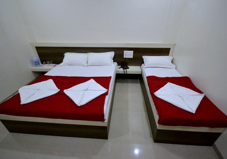 Hotel S S Palace Shirdi Luaran gambar